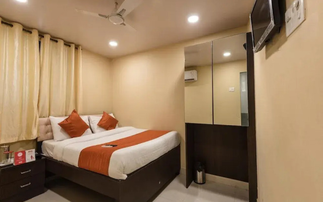 OYO 5661 Hotel AK Palace