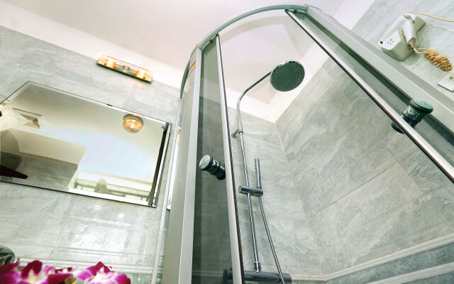 Hanoi Posh Boutique Hotel
