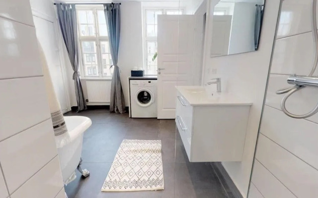 189M2 New Luxury Apt - City Centralprof Cleaning