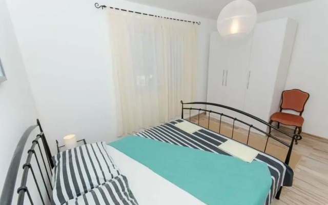 Lucija - Apartment With Pool - A1