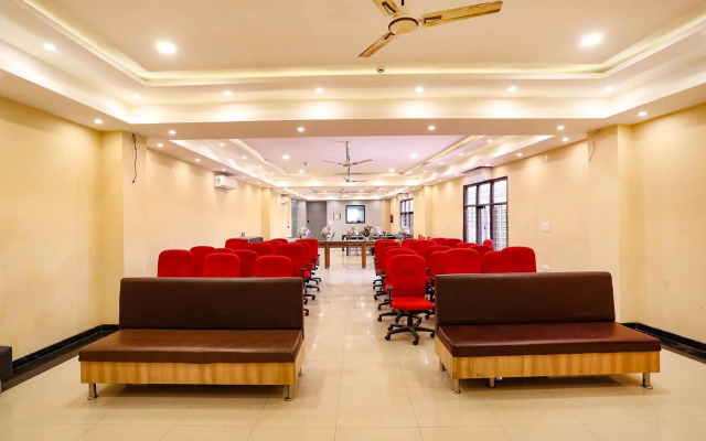 OYO Townhouse 1051 Galaxy Inn