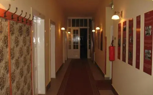 Mater Salvatoris House