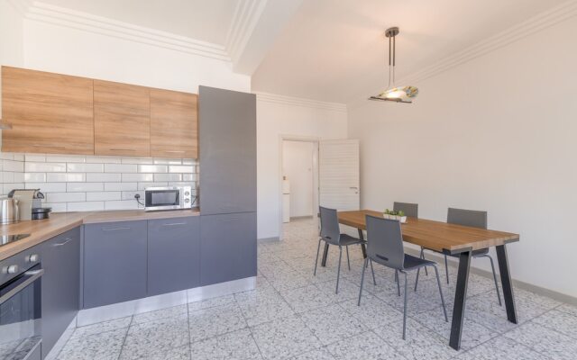 Harbour View Spacious 2BR Apartment