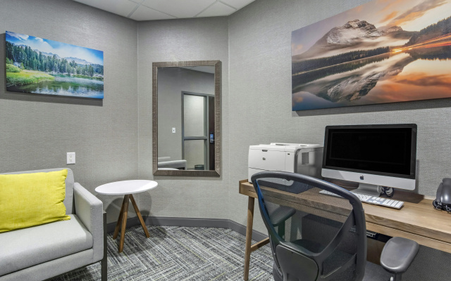 Hampton Inn & Suites by Hilton Edmonton/West