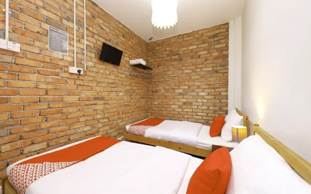 OYO 696 Bata Merah Boutique Hotel