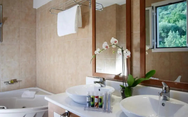 Belle Helene Hotel