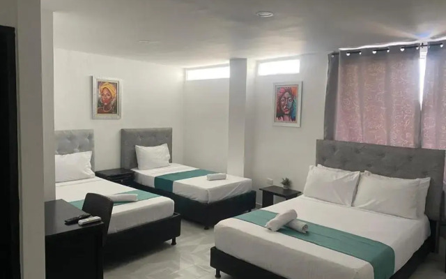 Hotel Olas Marinas Inn