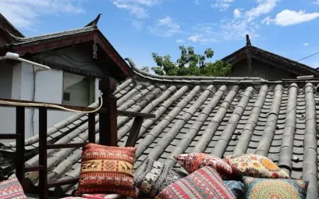 Lijiang Shijingli Boutique Inn