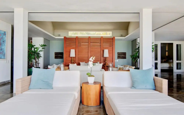 Breathtaking Ocean-view Home w Pool Modern Design