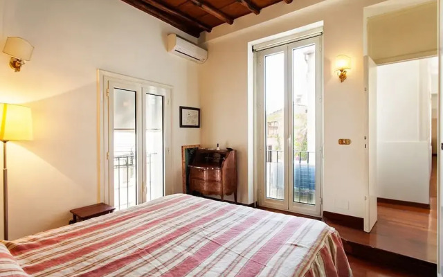 Clock Terrace House - FromHometoRome