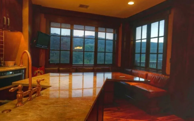 Flagstaff Lodge at Empire Pass