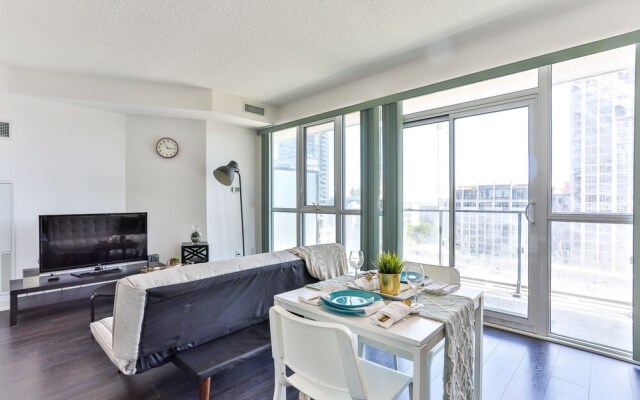 Stunning Harbourfront Condo