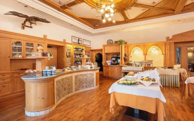 Hotel Vioz - Family Hotel & Apartments