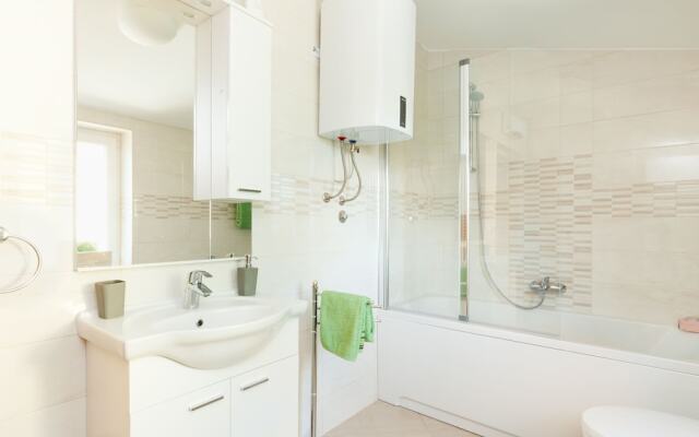 Scenic Holiday Home in Veprinac With Private Swimming Pool