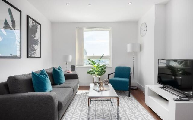 Lincoln Plaza Studio Apartments