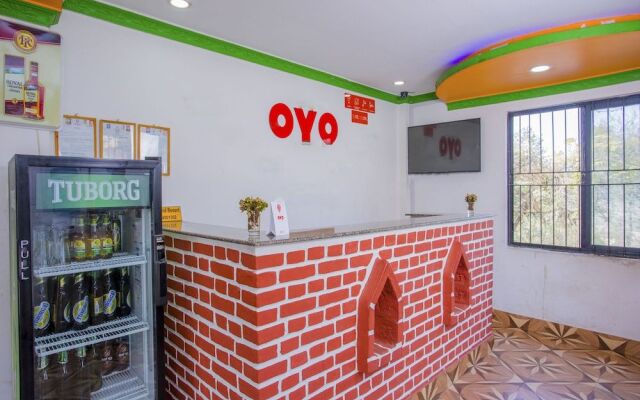 OYO 276 White Orchid Resort