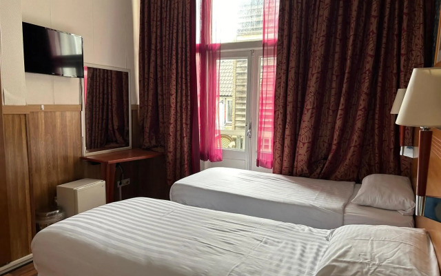 Hotel Isis