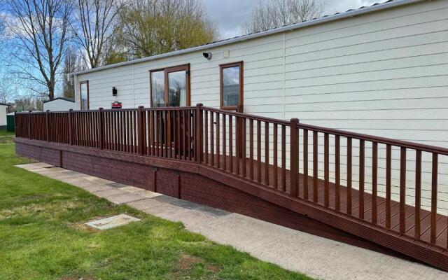 Beautiful 2 bedroom Helmsley Lodge