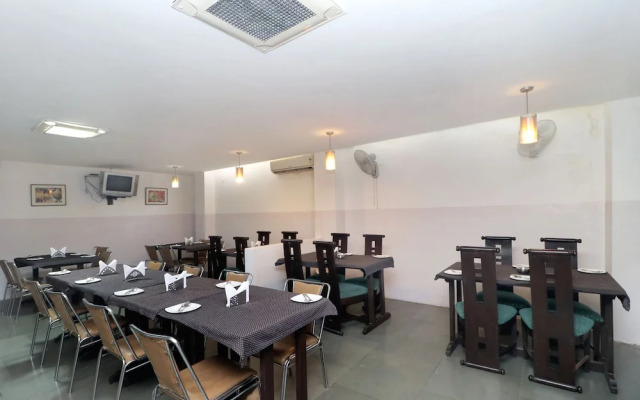 OYO 17381 Hotel City Look