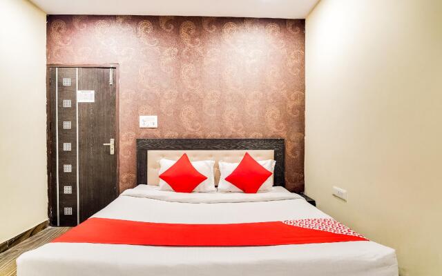 OYO 67465 Royal Continental