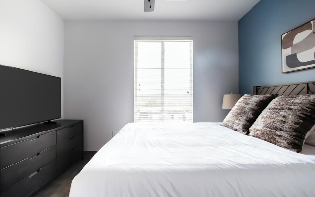 Landing Spectacular 1bd, Courtyard