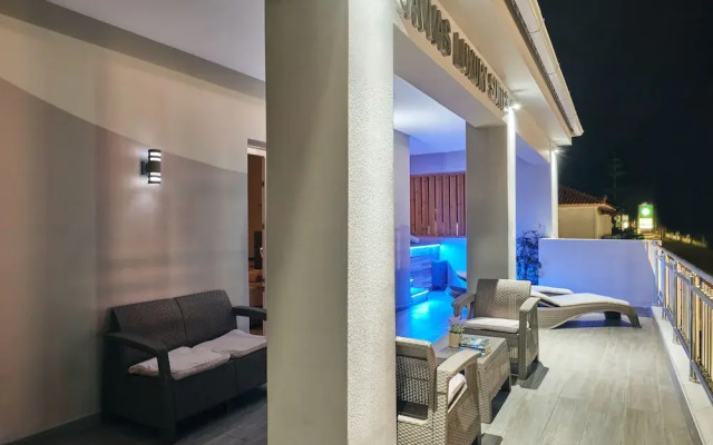 Savvas Luxury Suites