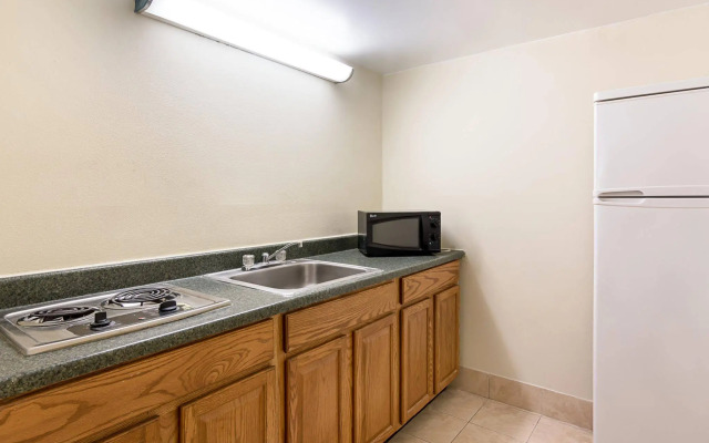 Econo Lodge Near Quantico Marine Base