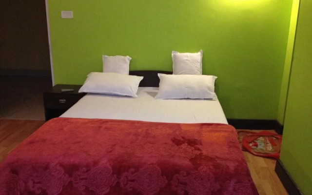 Oyo 4305 Yang's Inn