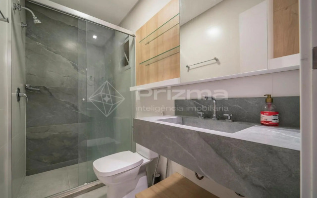 Elegante Apartamento de 3 quartos na Praia de Bombinhas.