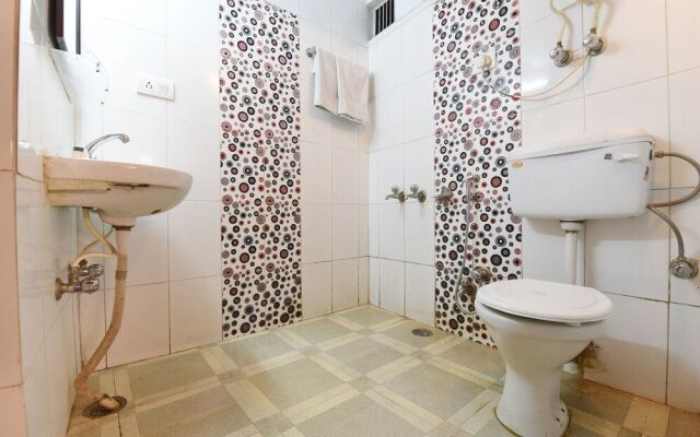 OYO 15765 Hotel Eve