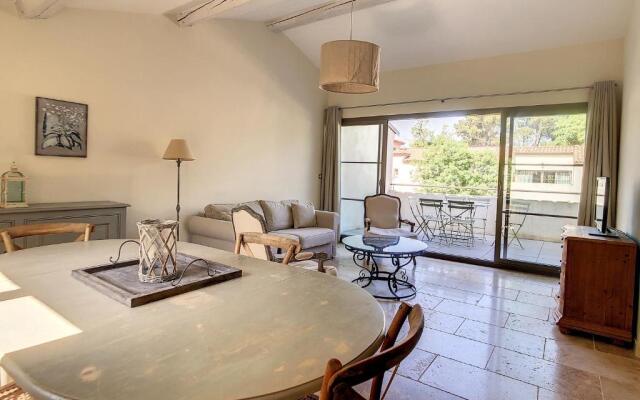 **Lovely Apartment In The Castle Of La Redorte**