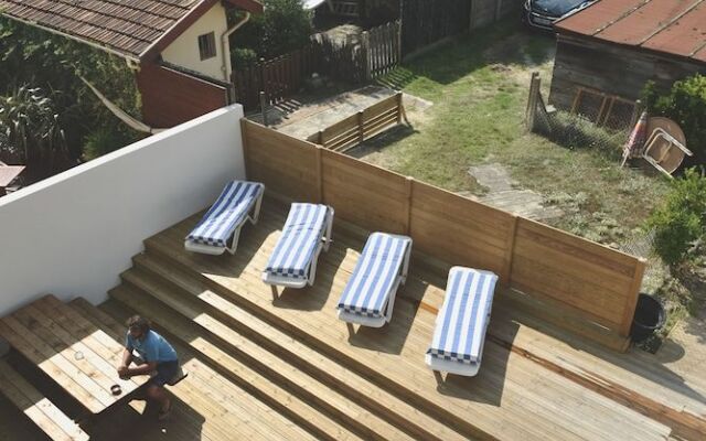 Body surf house