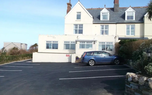 Trenowan B and B