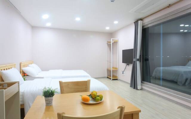 Sea and Star Pension