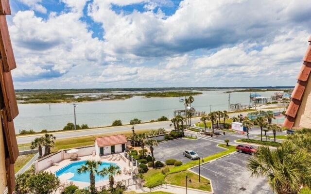 Windjammer Oceanfront Condominiums