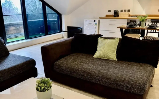 Stylish 1 bed Apartment - Sleeps 4 & Free Parking