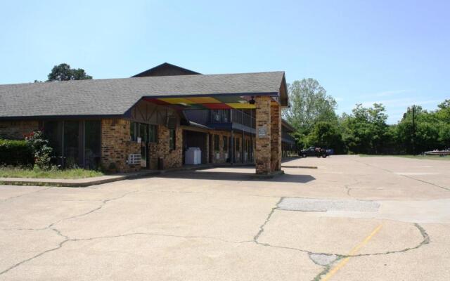 Lake Palestine Motor Inn