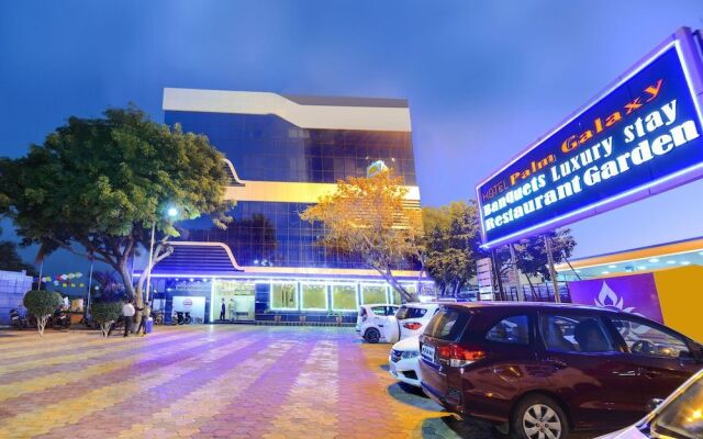 Hotel Palm Galaxy