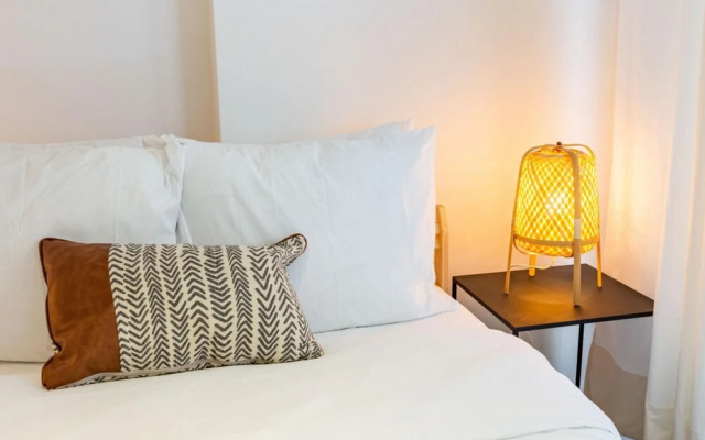 Flat 5 Min to Taksim With Backyard in Cihangir