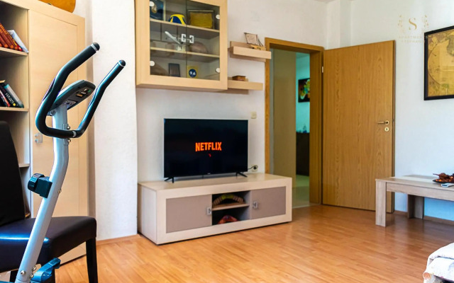 Apartment Stephanie Orange