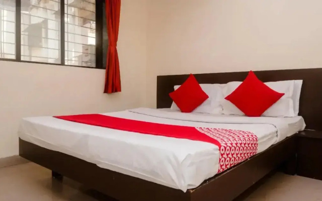 OYO 23285 The Diplomat Lodging