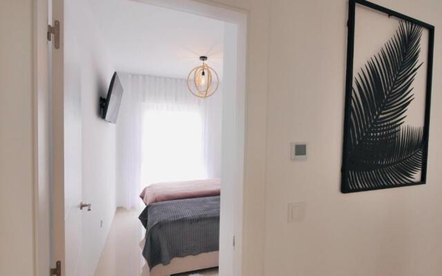 Fortuna Penthouse with roof terrace, AC and pool