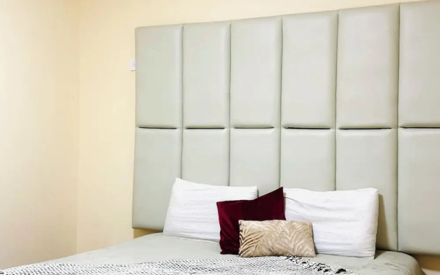 Executive Private Standing apt in Lusaka