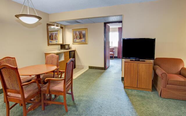 Ramada Indianapolis Airport