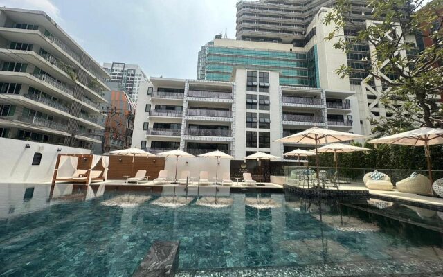 Floral Court Hotel & Residence Sukhumvit 13