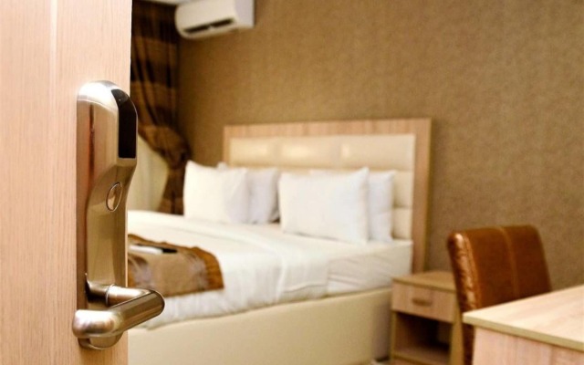 H9 Suites
