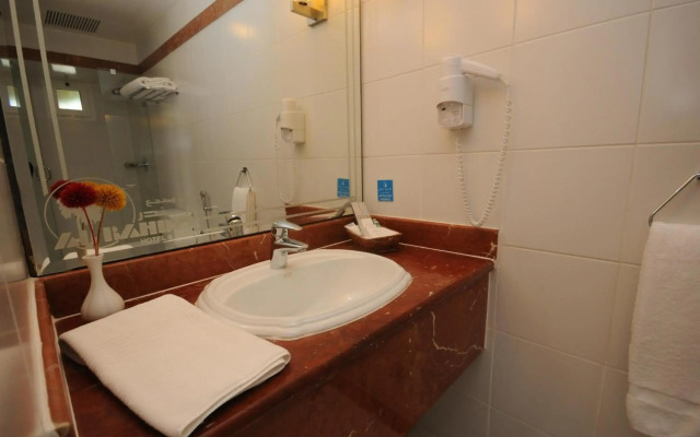 Al Bander Hotel & Resort