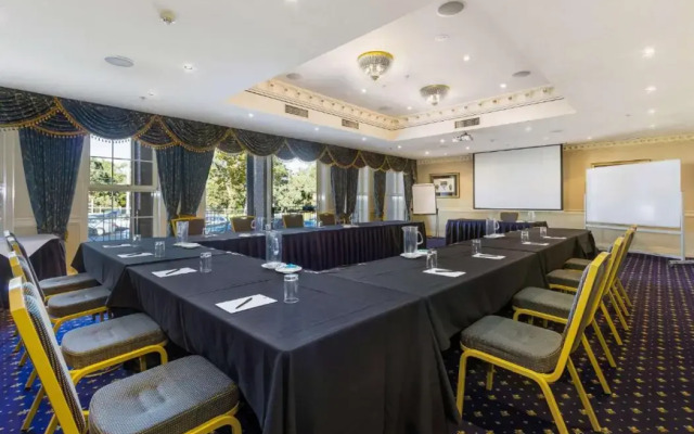 Canterbury International Hotel
