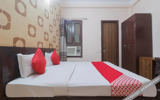 OYO 81499 Second Home Residency