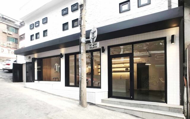 Seoul Cube Itaewon - Hostel